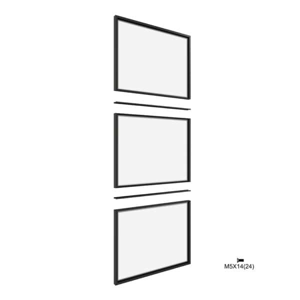 Tres puertas interiores de acero y vidrio de tres paneles en color negro esmerilado, dispuestas en una alineación inclinada sobre un fondo blanco, cada una con una etiqueta de tamaño en la esquina inferior derecha.