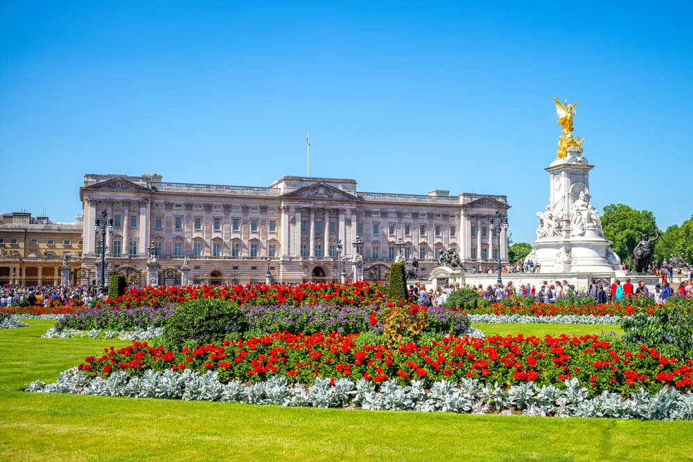 The principal facade of Buckingham Palace